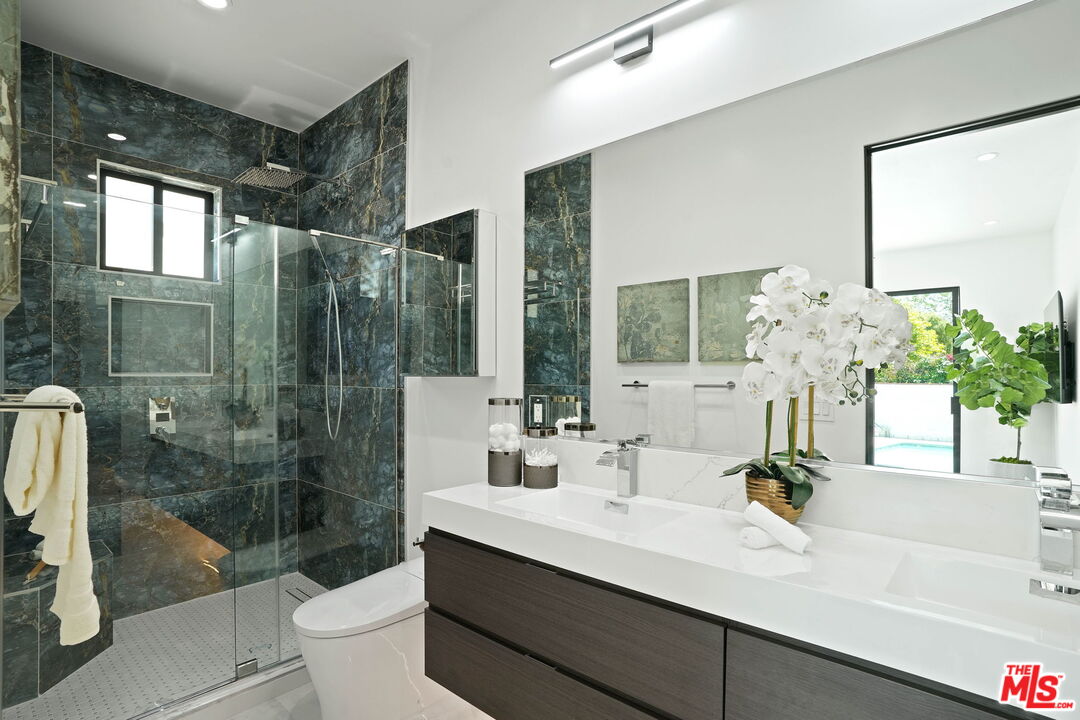 445 N La Jolla Ave