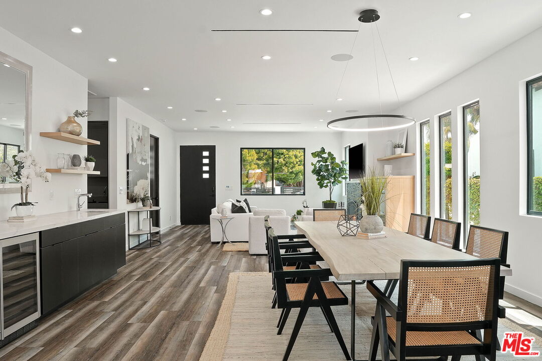 445 N La Jolla Ave