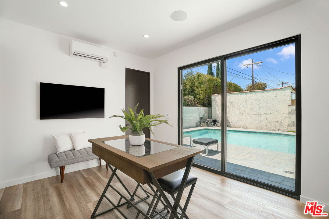 445 N La Jolla Ave