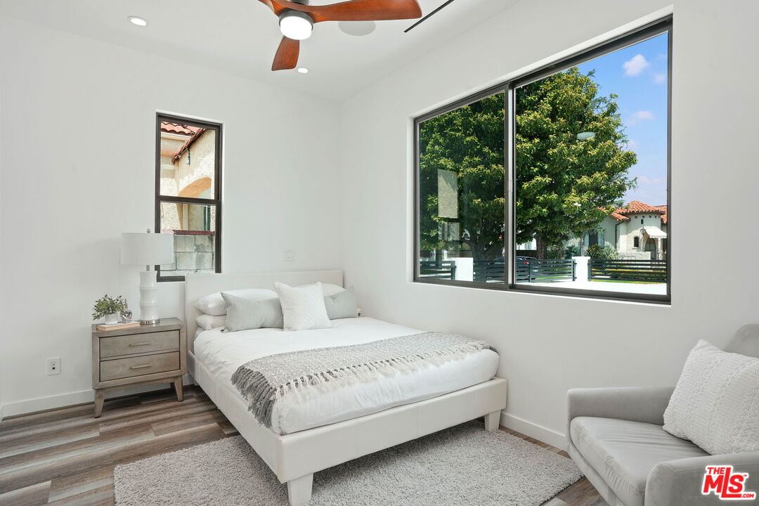 445 N La Jolla Ave