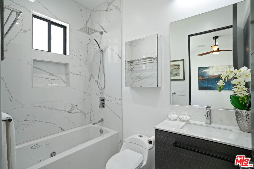 445 N La Jolla Ave