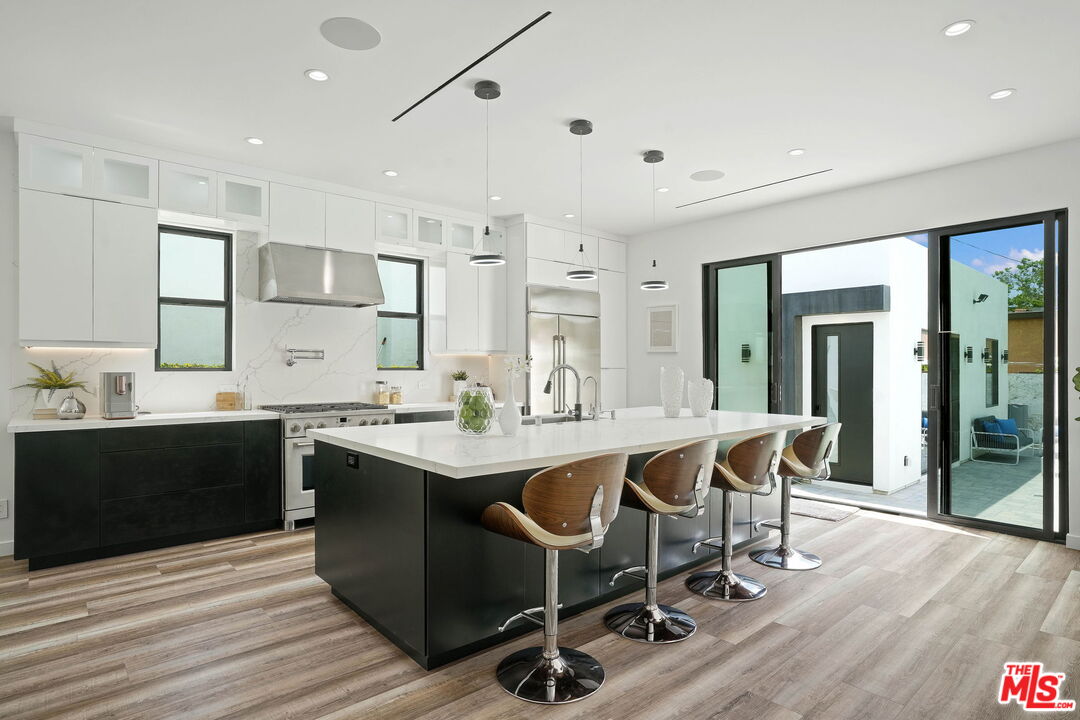 445 N La Jolla Ave