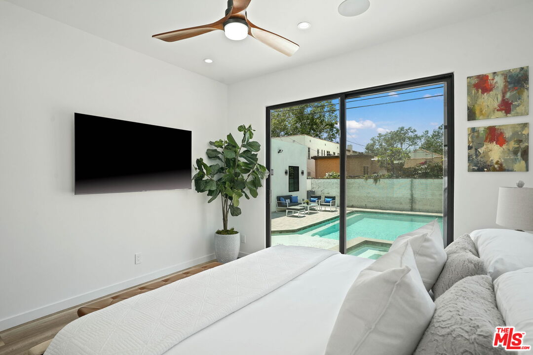 445 N La Jolla Ave