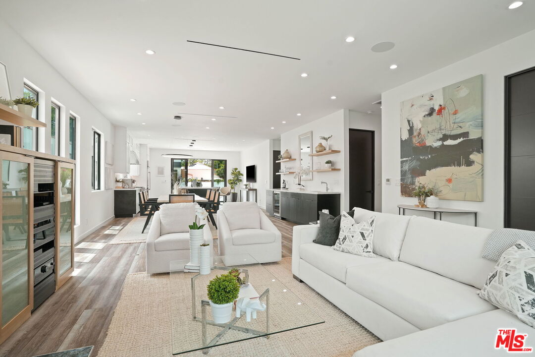 445 N La Jolla Ave