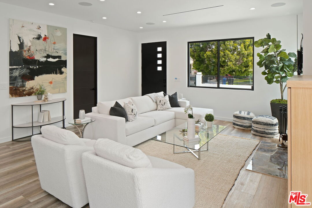 445 N La Jolla Ave