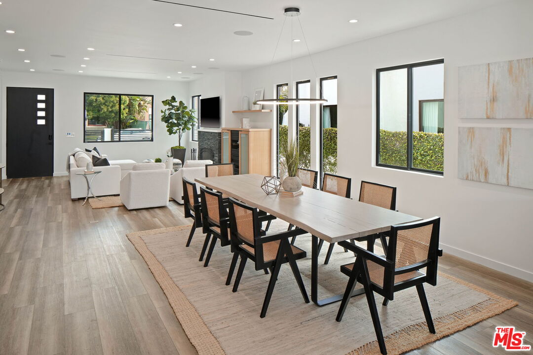 445 N La Jolla Ave