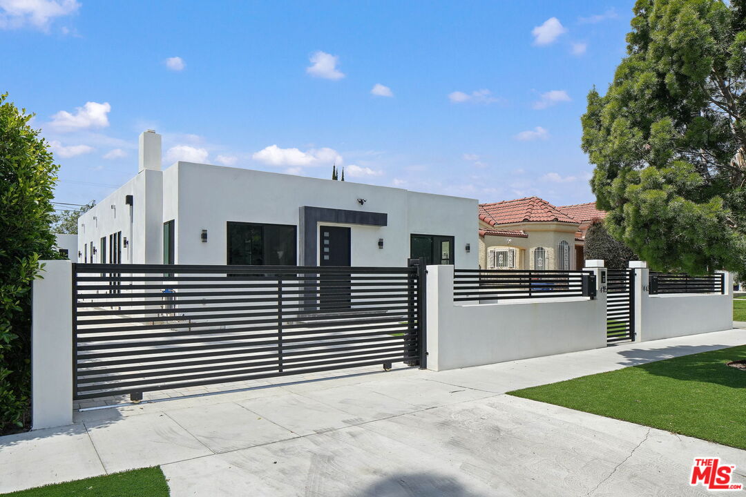445 N La Jolla Ave