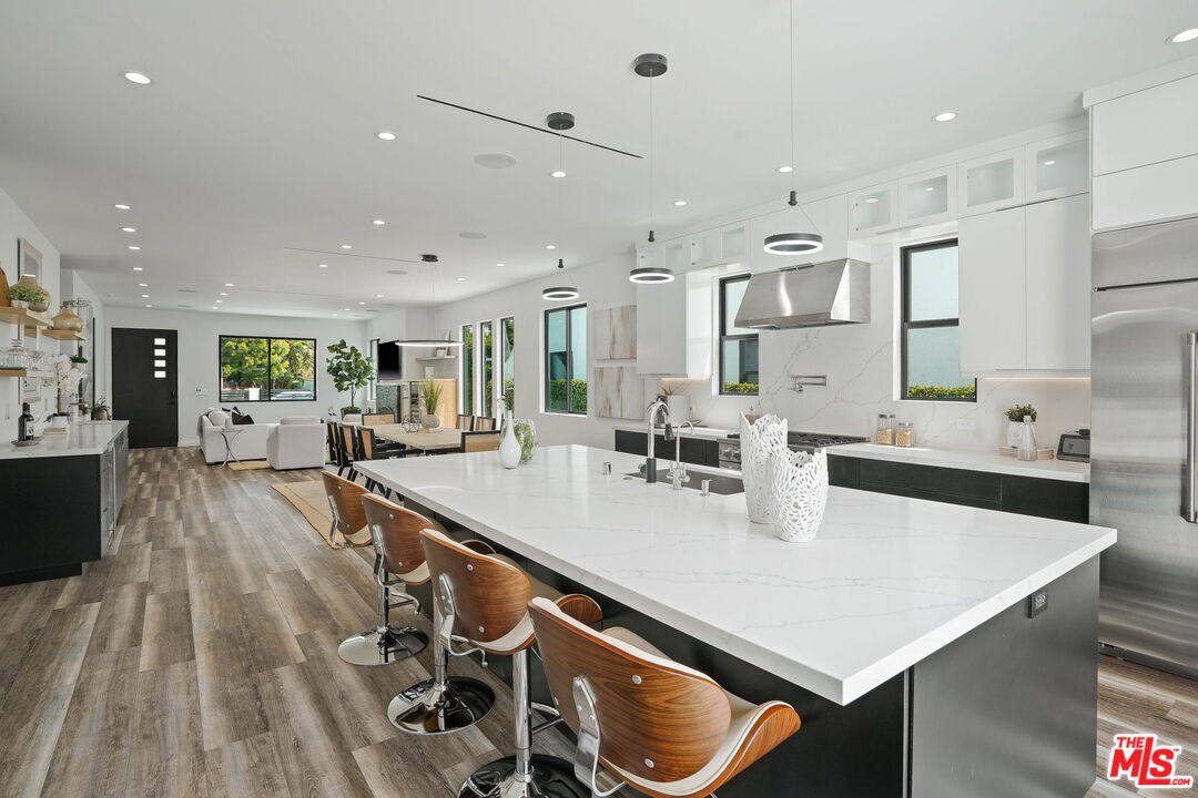 445 N La Jolla Ave