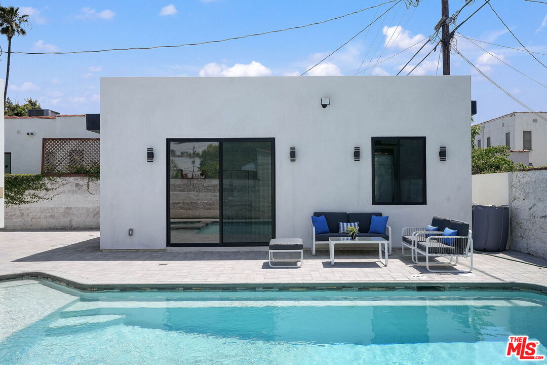 445 N La Jolla Ave