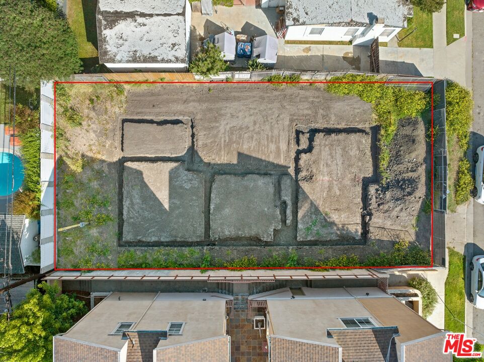 5832 David Ave