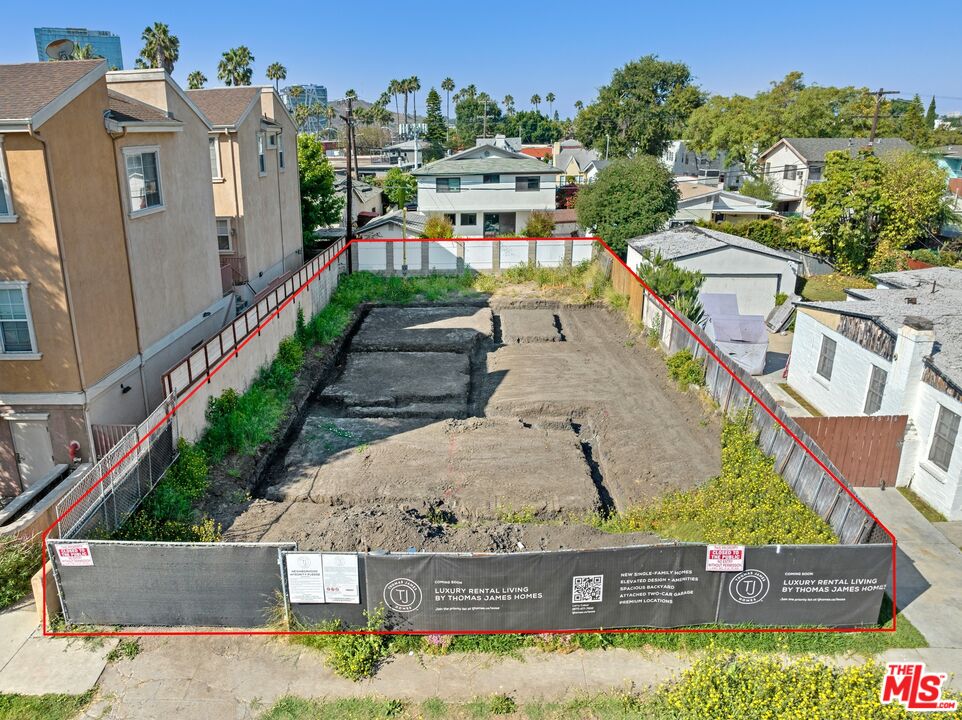 5832 David Ave