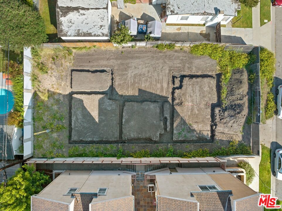 5832 David Ave