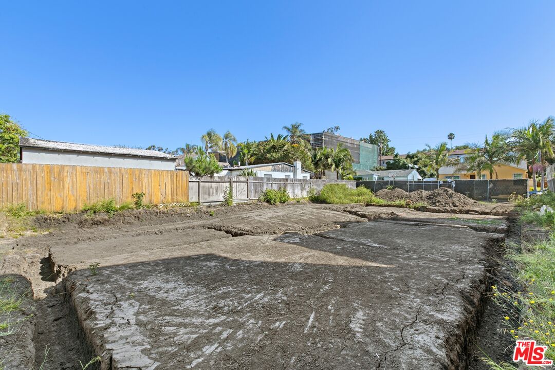 5832 David Ave