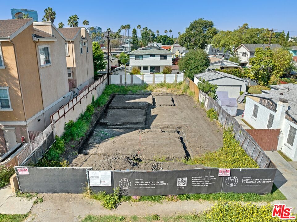 5832 David Ave