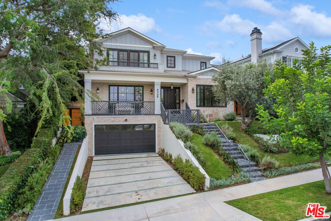 9348 Cresta Dr