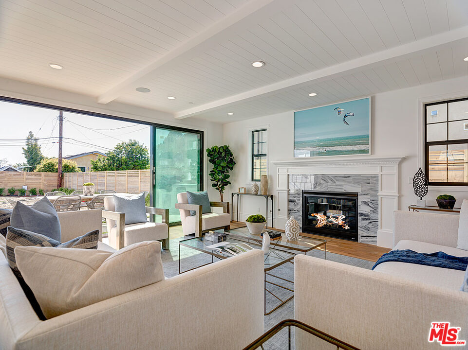3263 Selby Ave