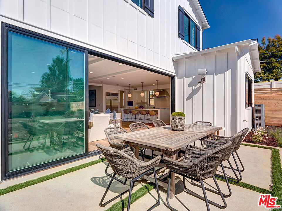 3263 Selby Ave