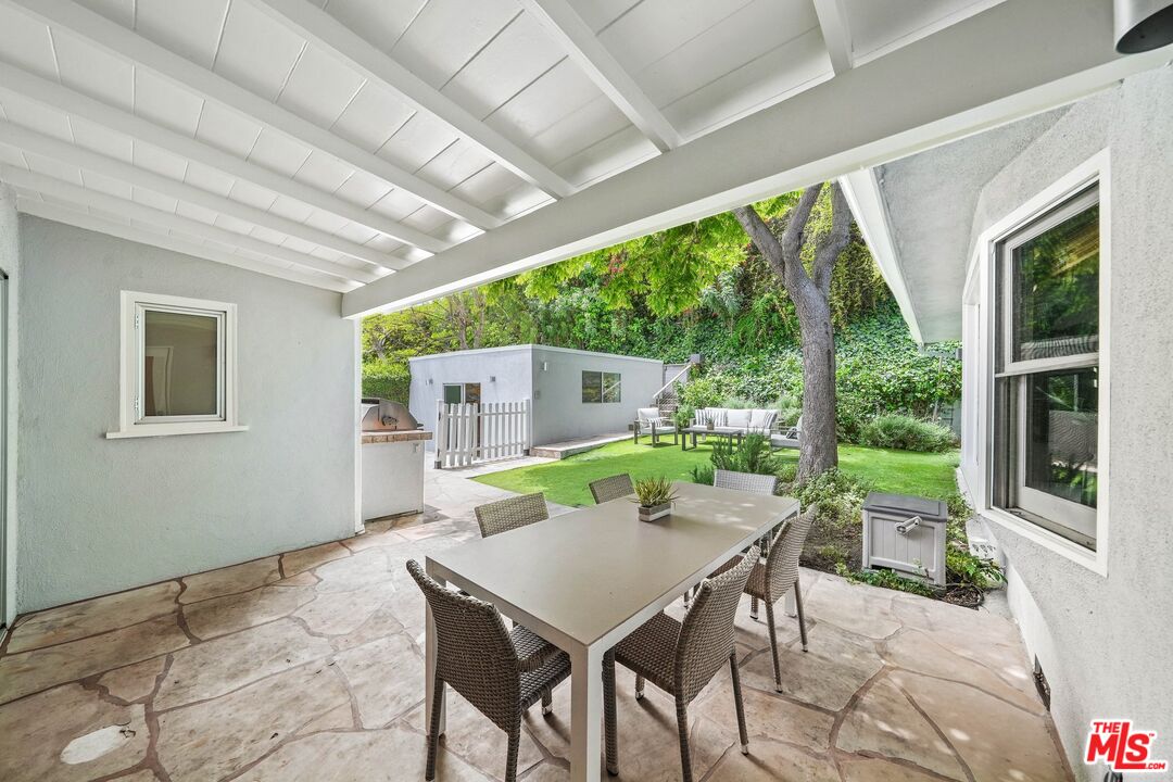 2223 S Beverly Dr