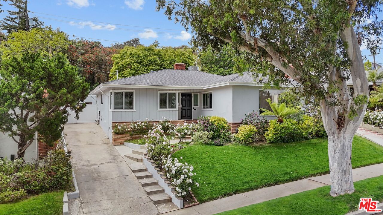 2223 S Beverly Dr