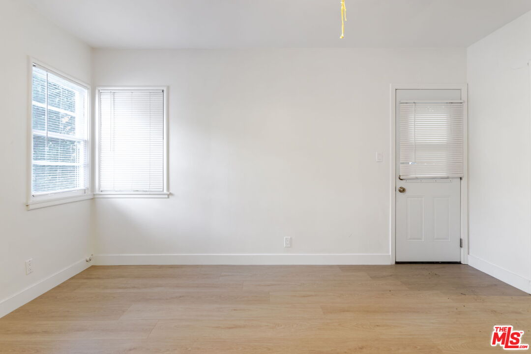 2302 Bagley Ave