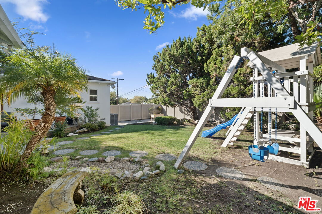 1601 S Beverly Dr