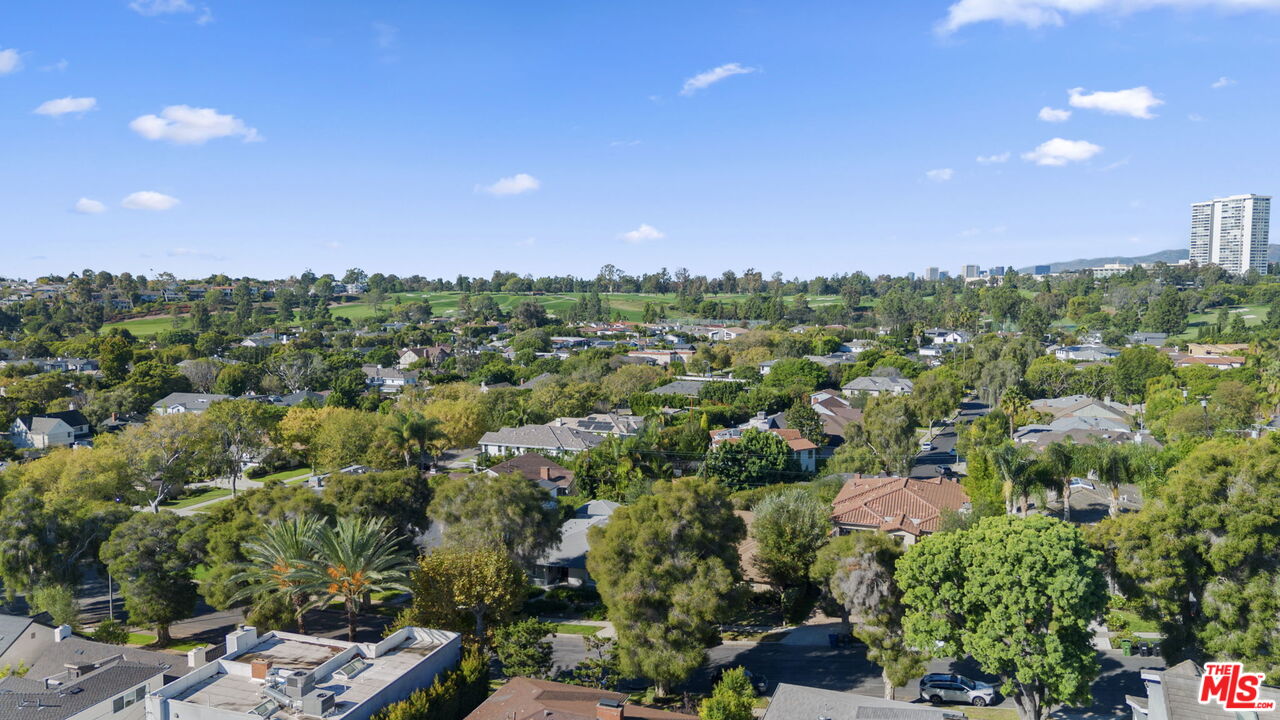 1601 S Beverly Dr