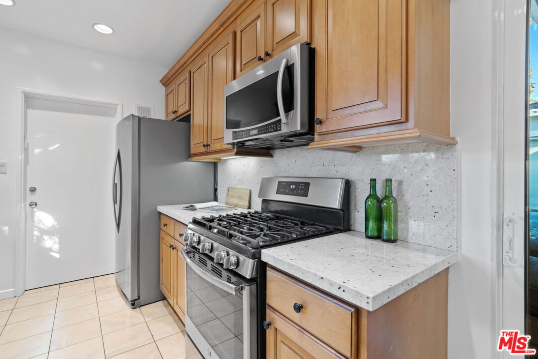 1601 S Beverly Dr