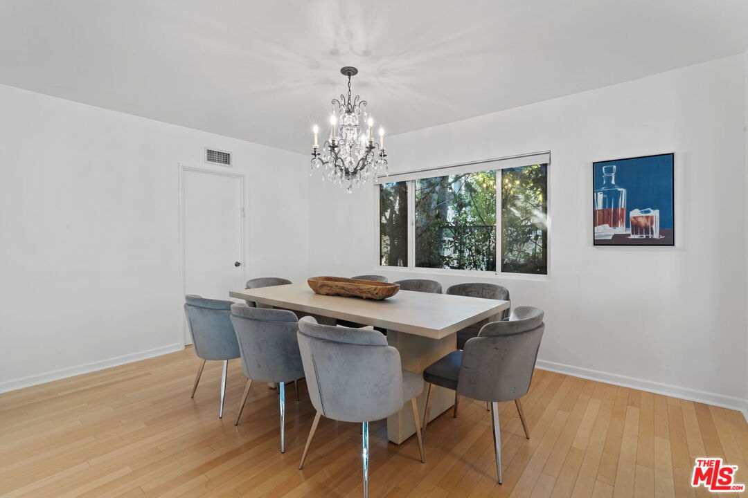1601 S Beverly Dr