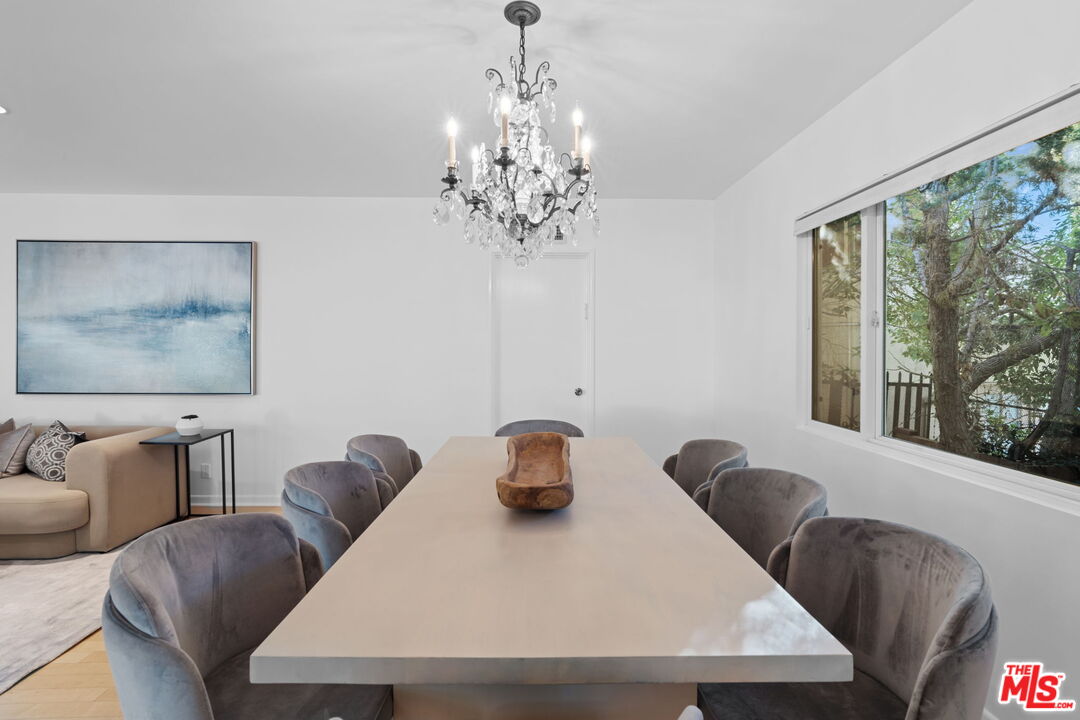 1601 S Beverly Dr