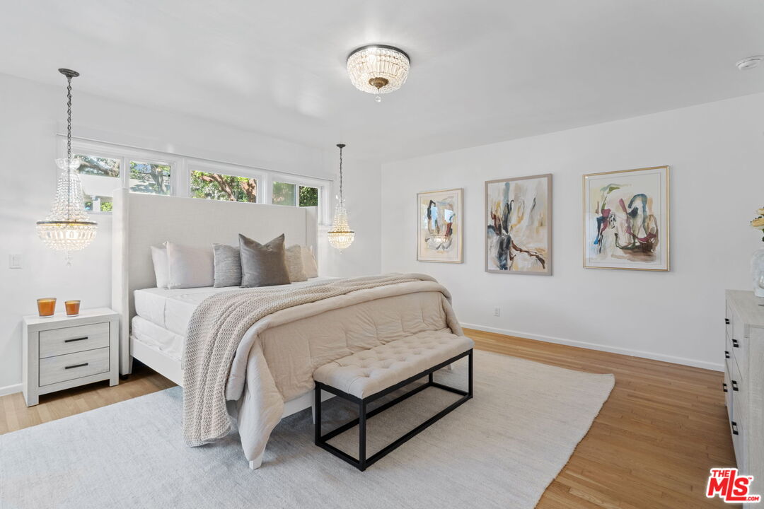 1601 S Beverly Dr