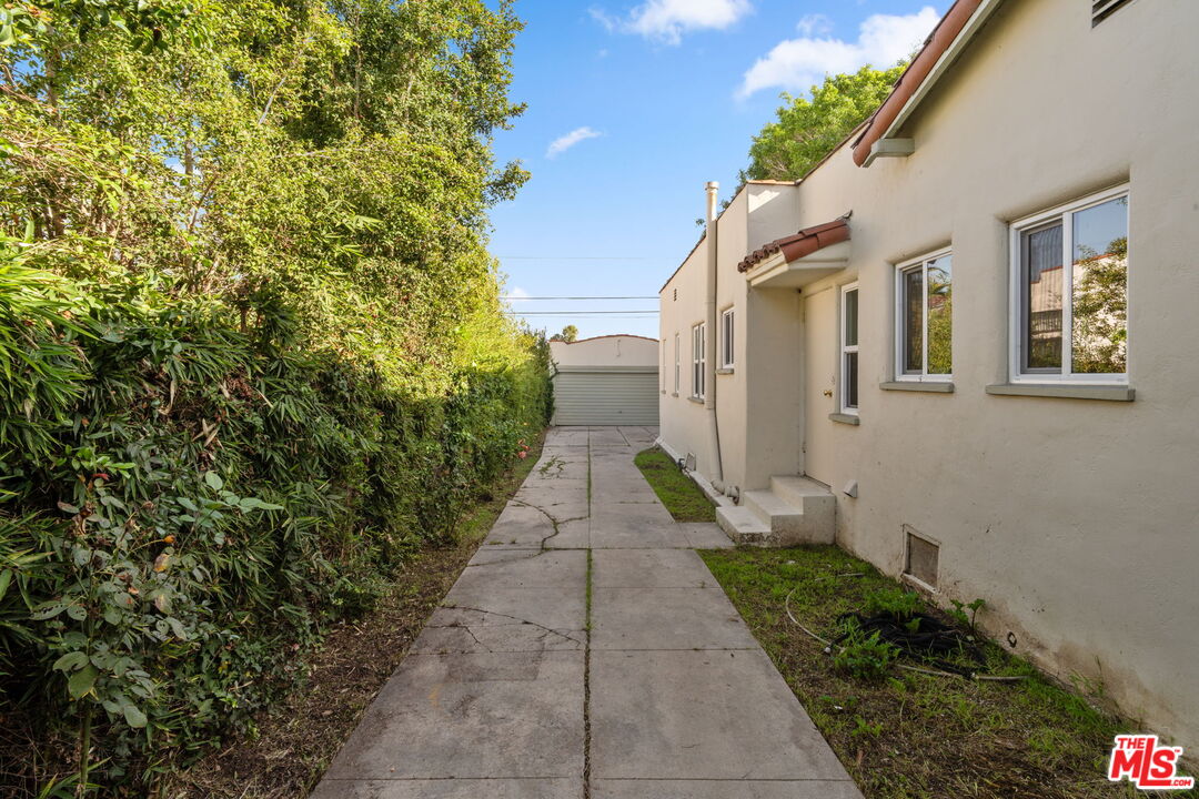 1518 S Durango Ave