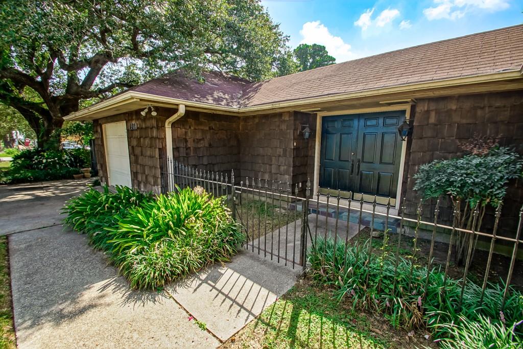 7960 EDGELAKE Court
