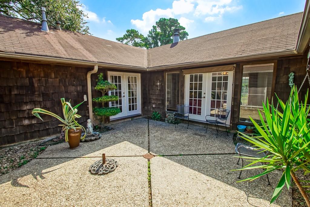 7960 EDGELAKE Court