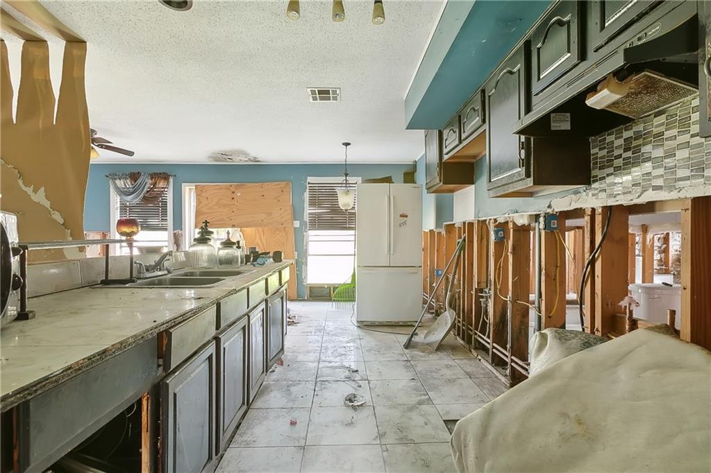 3008 YORKTOWNE Drive