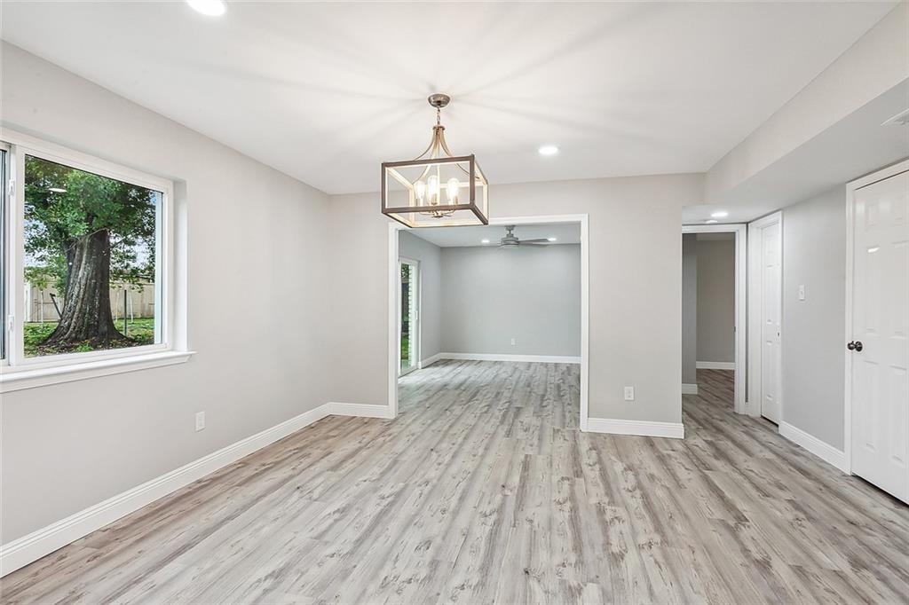 382 OAK TREE Drive