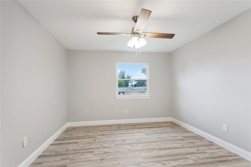 382 OAK TREE Drive
