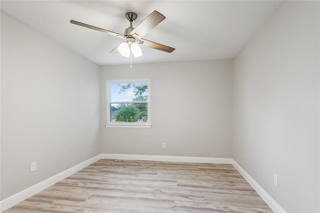 382 OAK TREE Drive