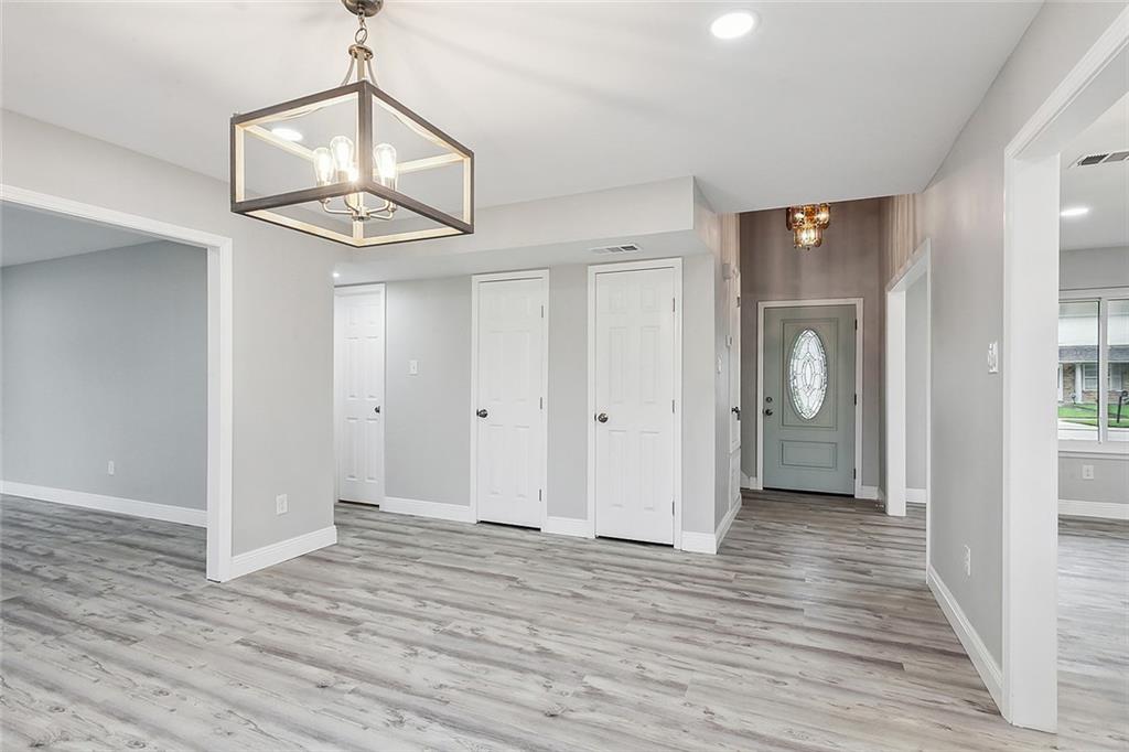 382 OAK TREE Drive