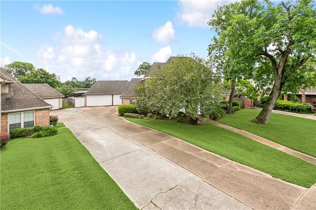 3767 RED OAK Court