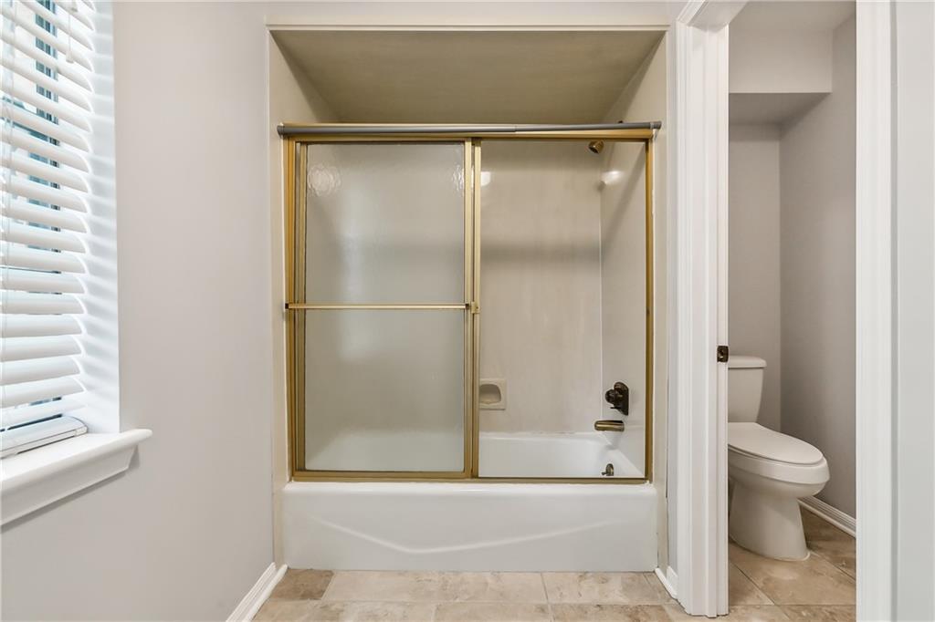 3767 RED OAK Court