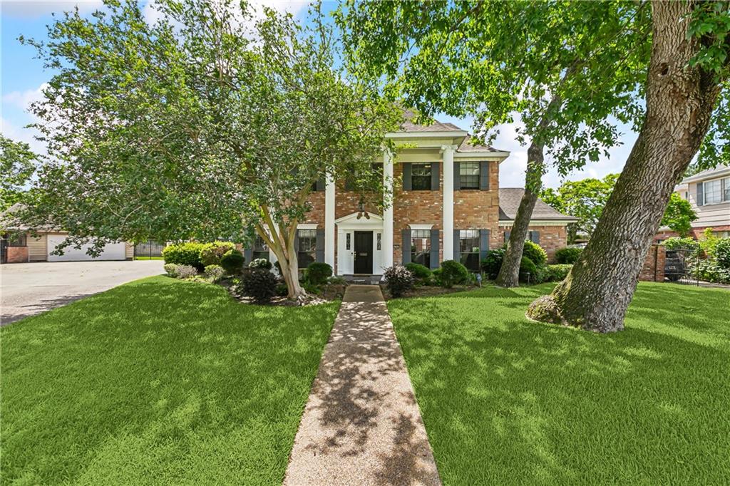 3767 RED OAK Court