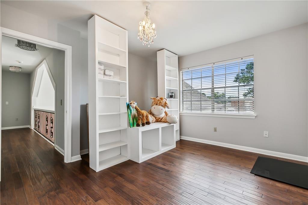 3767 RED OAK Court