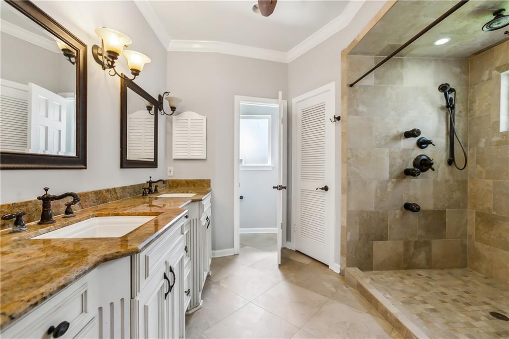 3767 RED OAK Court