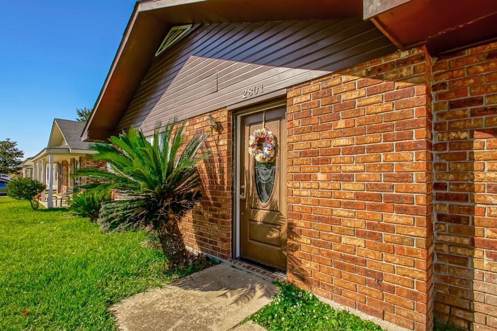 2801 YORKTOWNE Drive