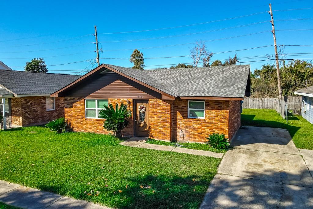 2801 YORKTOWNE Drive