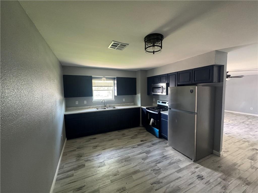 2801 YORKTOWNE Drive