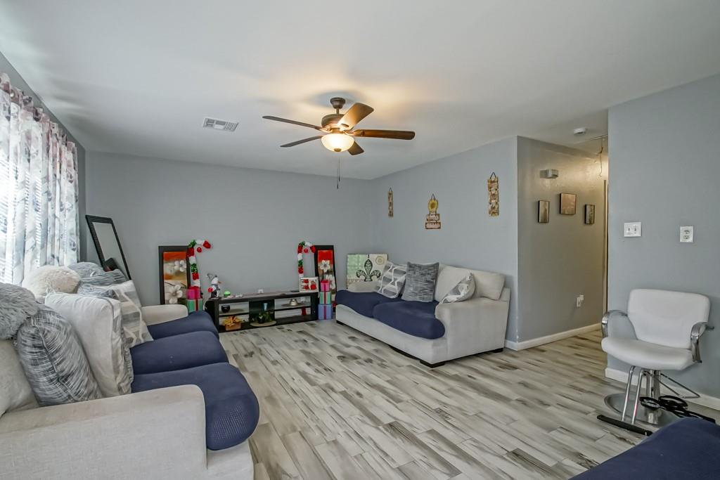 2801 YORKTOWNE Drive