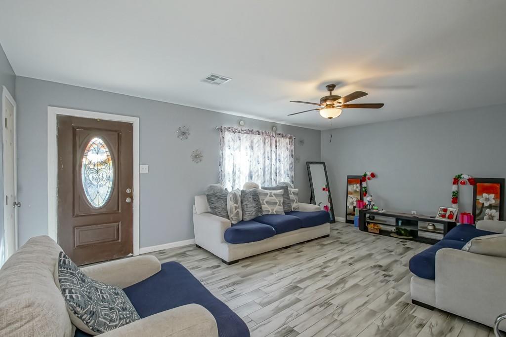 2801 YORKTOWNE Drive
