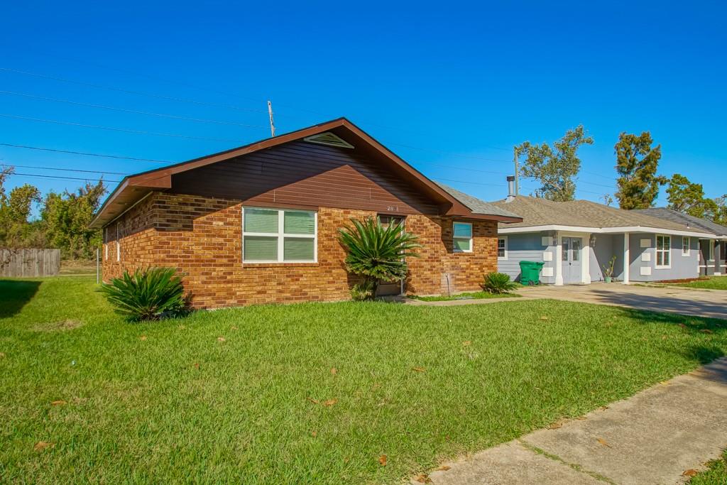 2801 YORKTOWNE Drive