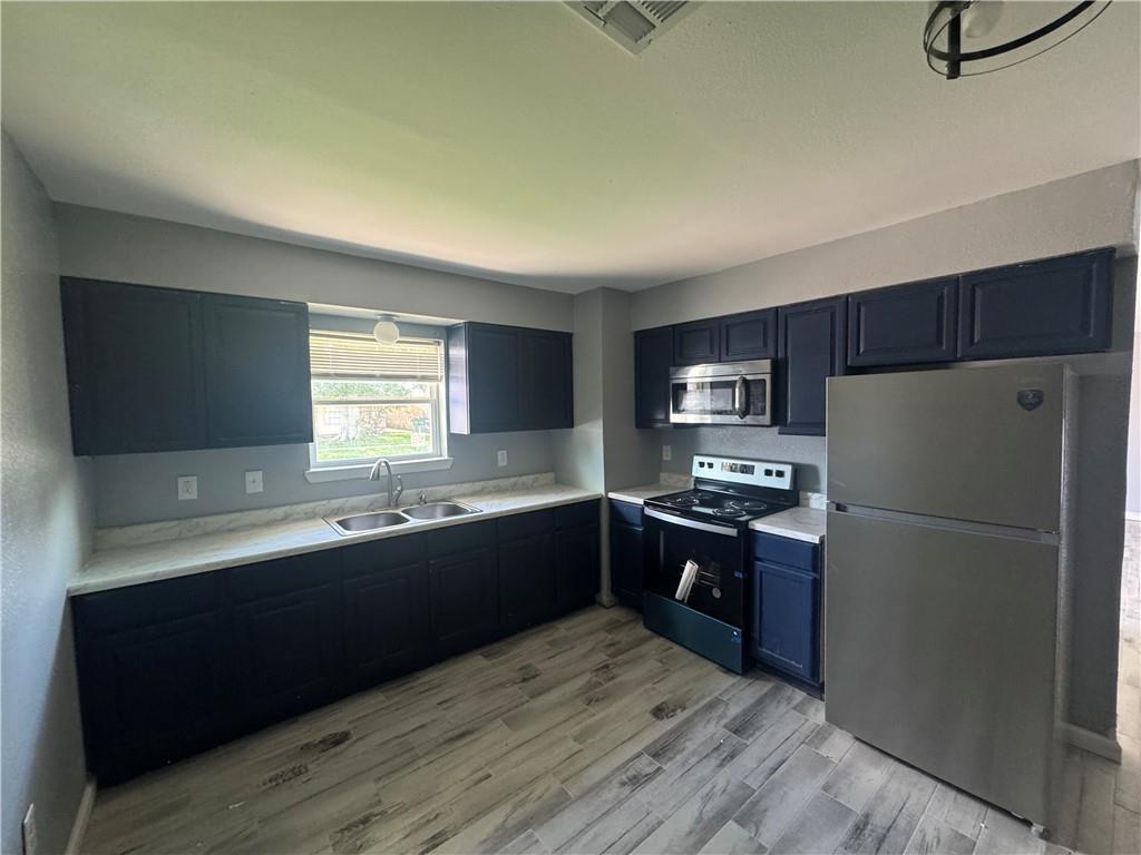2801 YORKTOWNE Drive